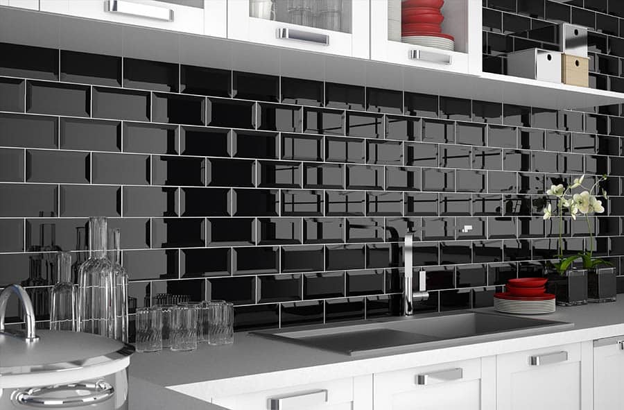 Cocinas con revestimiento cerámico blanco y negro