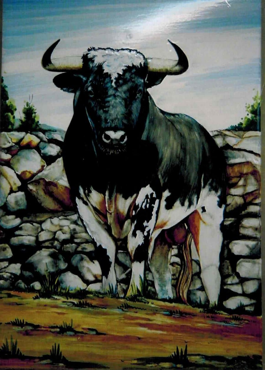 azulejo con animal pintado a mano